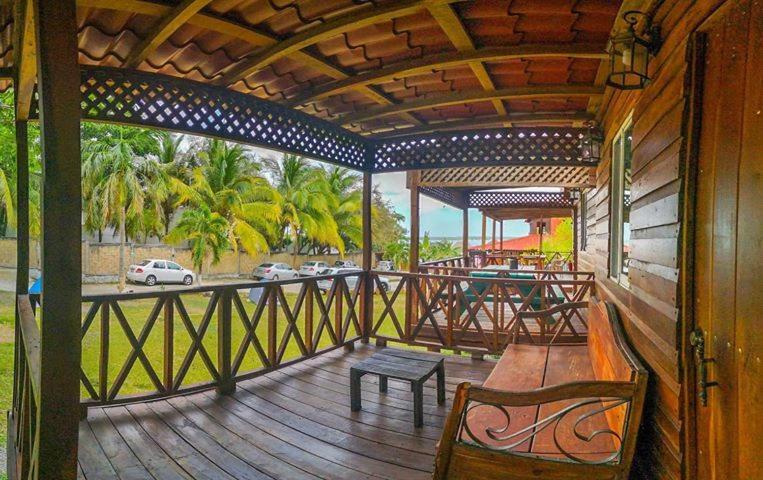 Green Monkey Hostel Bacalar Luaran gambar